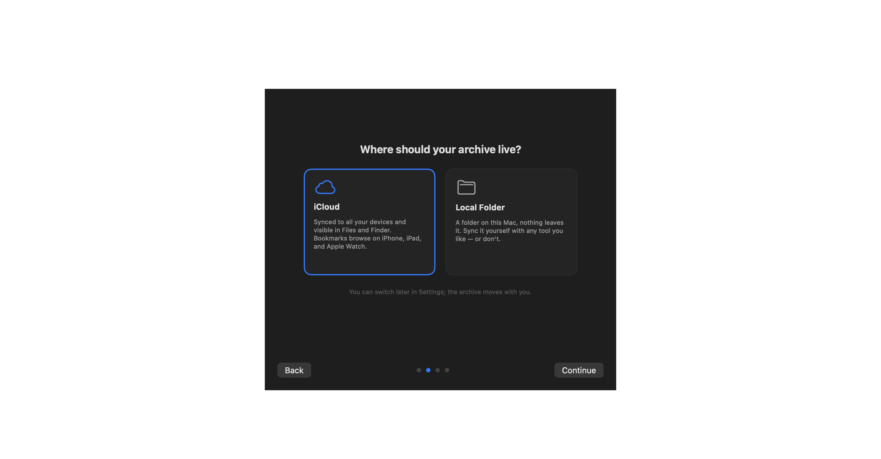 Ewig onboarding screen offering a choice between iCloud Drive and a local folder